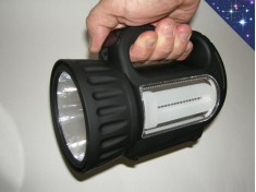 Ручной светодиодный фонарь SS-5805-2 Мощный аккумуляторный прожектор с зарядкой от сети 220V 
